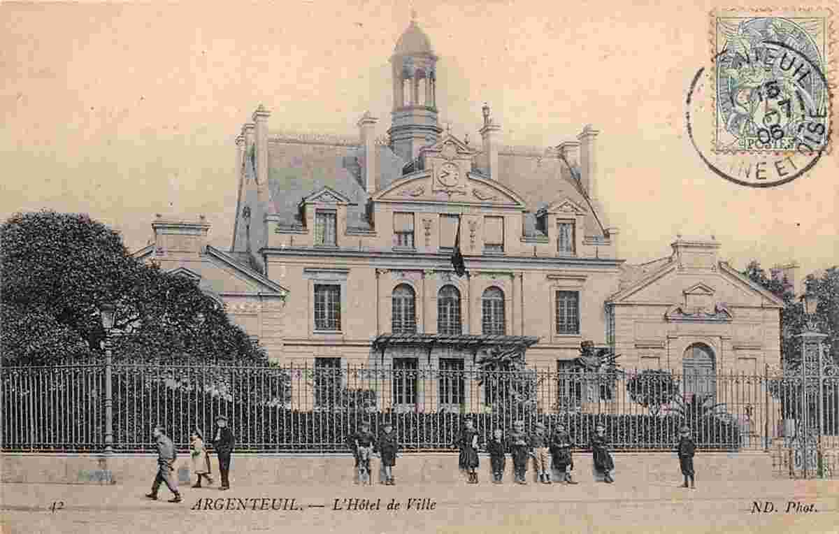 Argenteuil. L'Hôtel de Ville