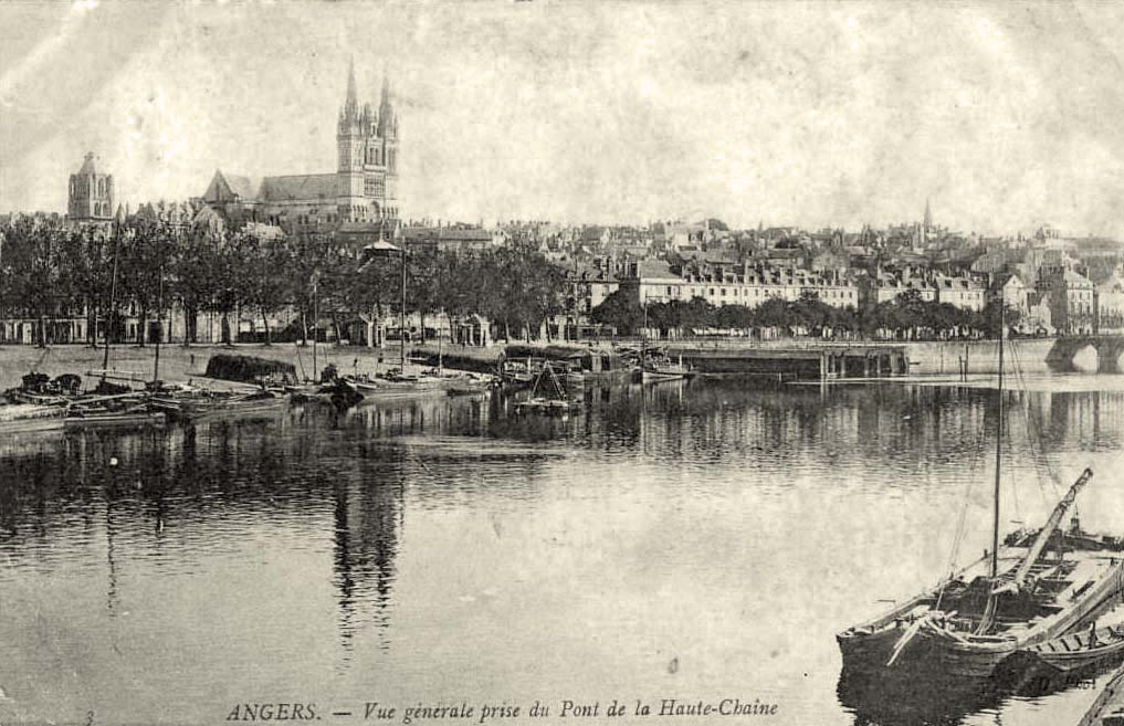 Angers. Vue générale prise du Pont de la Haute-Chaîne
