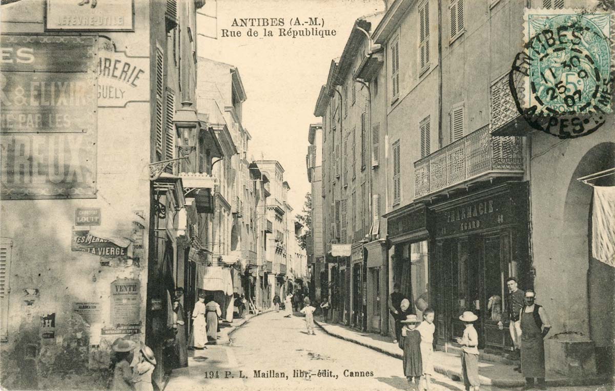 Antibes. Rue de la République, 1907