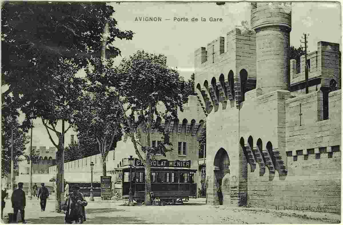 Avignon. Porte de la Gare