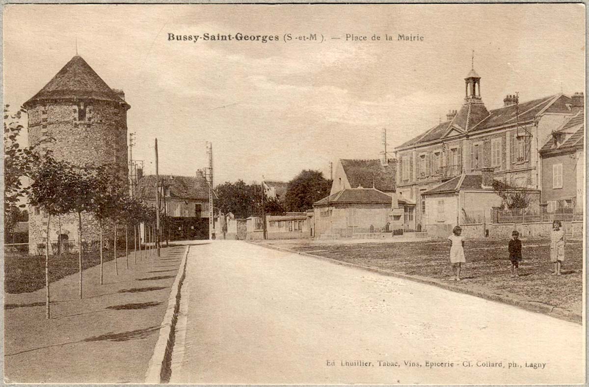 Bussy-Saint-Georges. Place de la Mairie