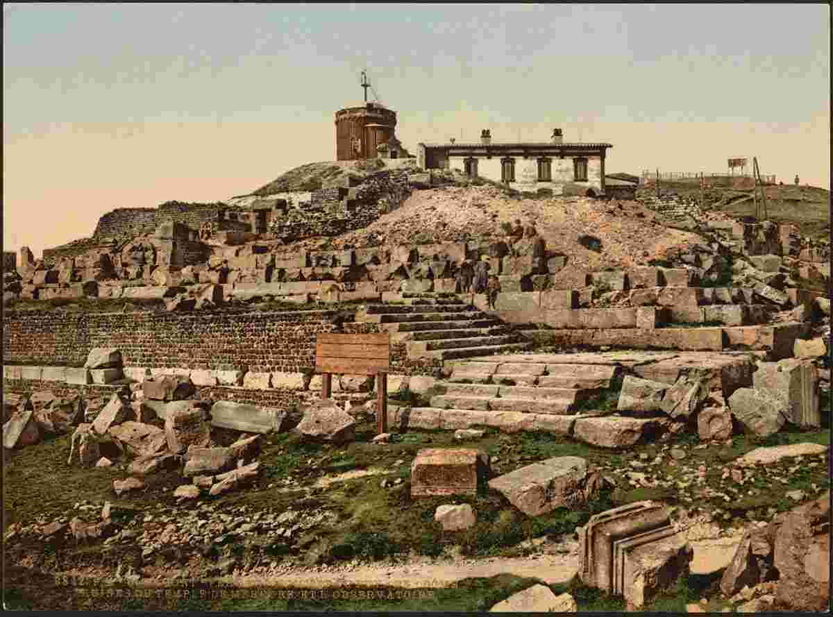 Clermont-Ferrand. Sommet du Puy de Dôme et ruines du temple Mercure, 1890