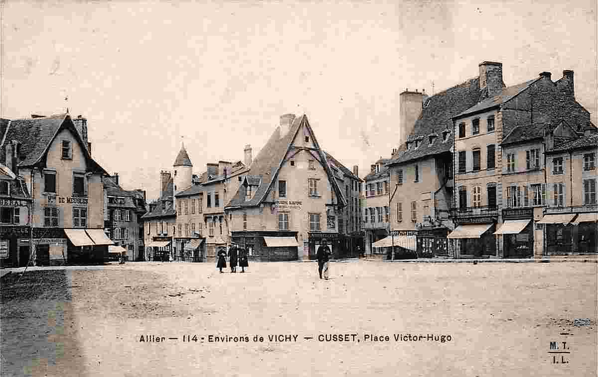 Cusset. Place Victor-Hugo, 1906