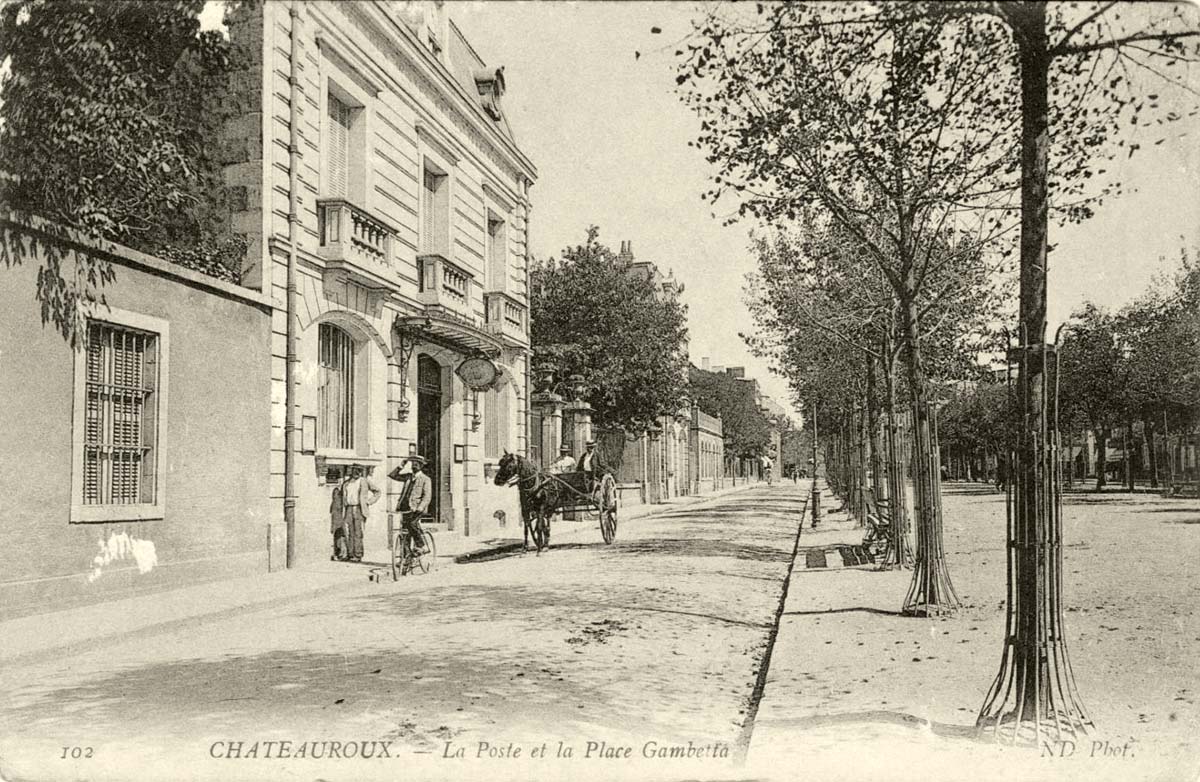 Châteauroux. La Poste et la Place Gambetta