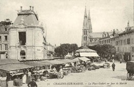 Châlons-en-Champagne. La Place Godart