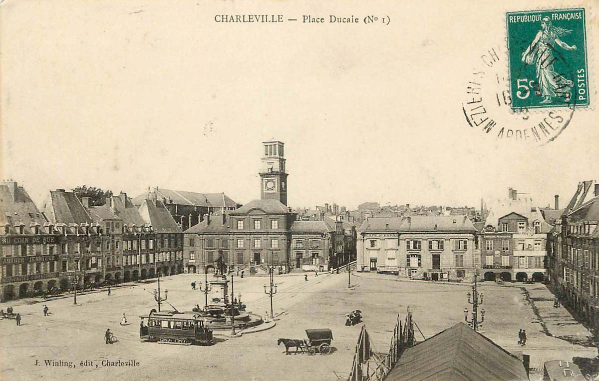 Charleville-Mézières. Charleville - Place Ducale