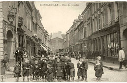 Charleville-Mézières. Rue du Moulin