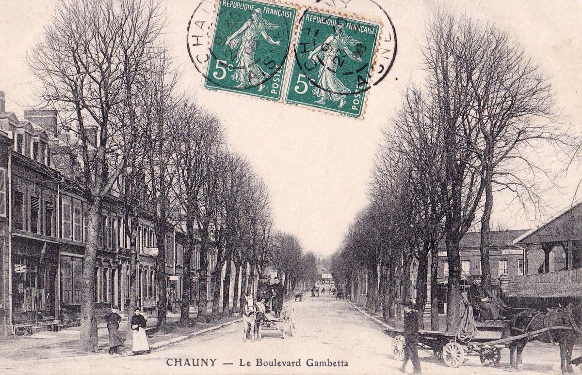Chauny. Le Boulevard Gambetta, 1909