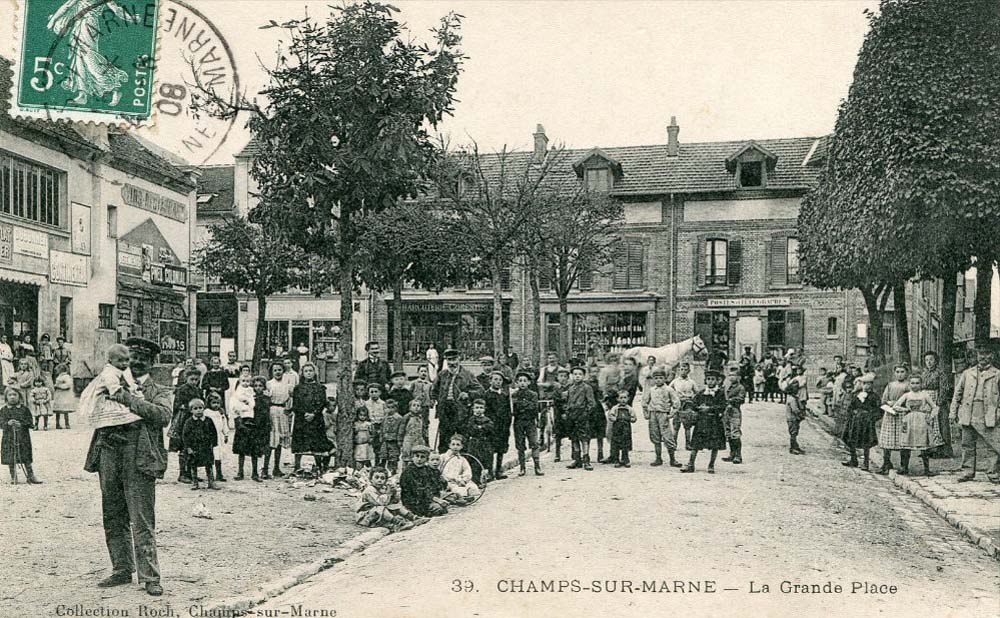 Champs-sur-Marne. La Grande Place, 1908