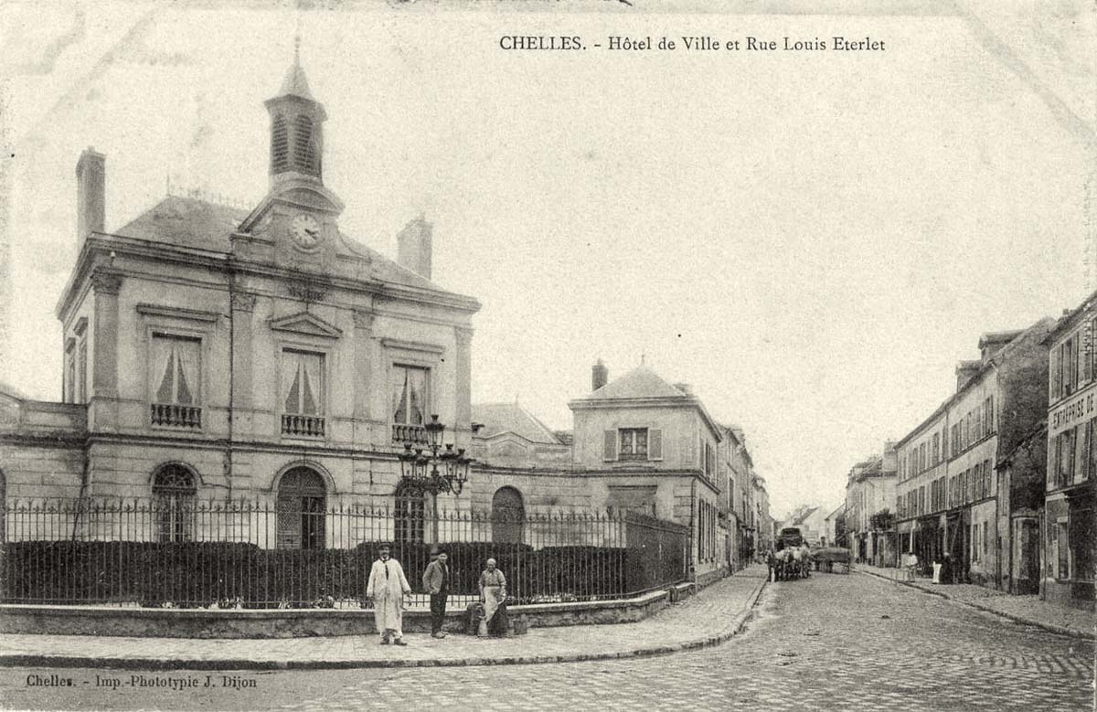Chelles. Hôtel de Ville et rue Louis Eterlet