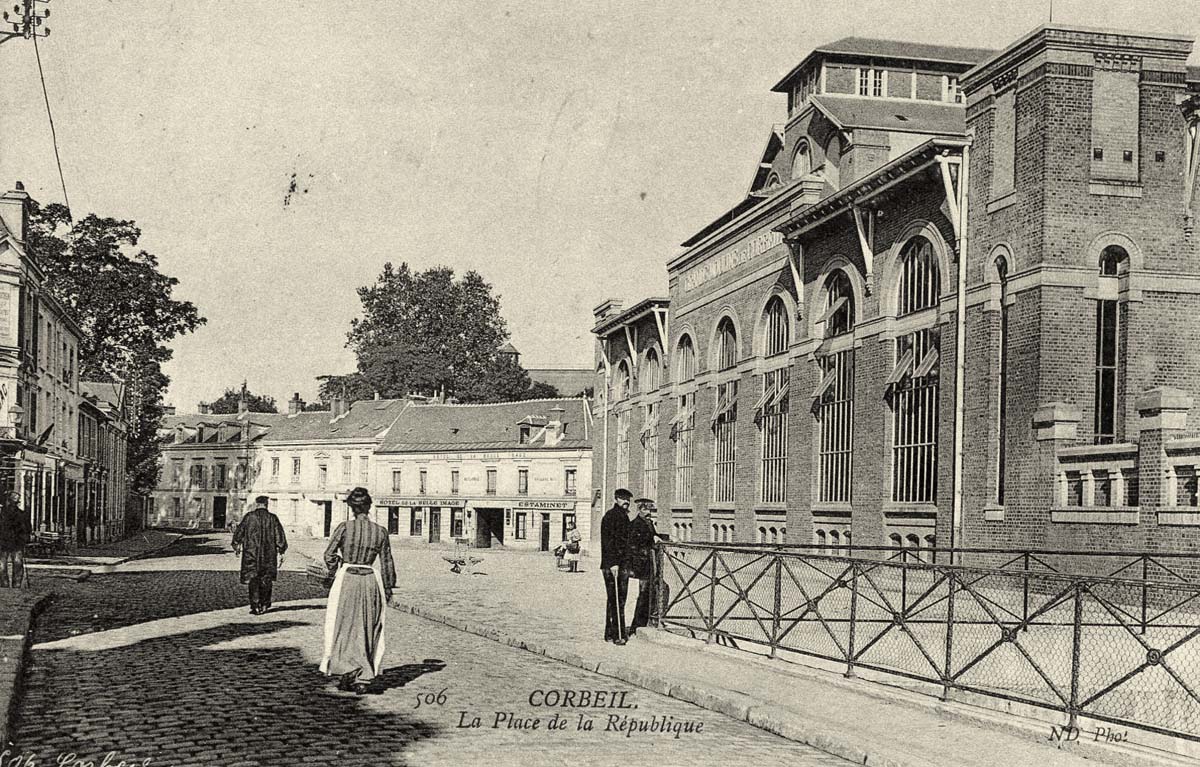 Corbeil-Essonnes. La Place de la République