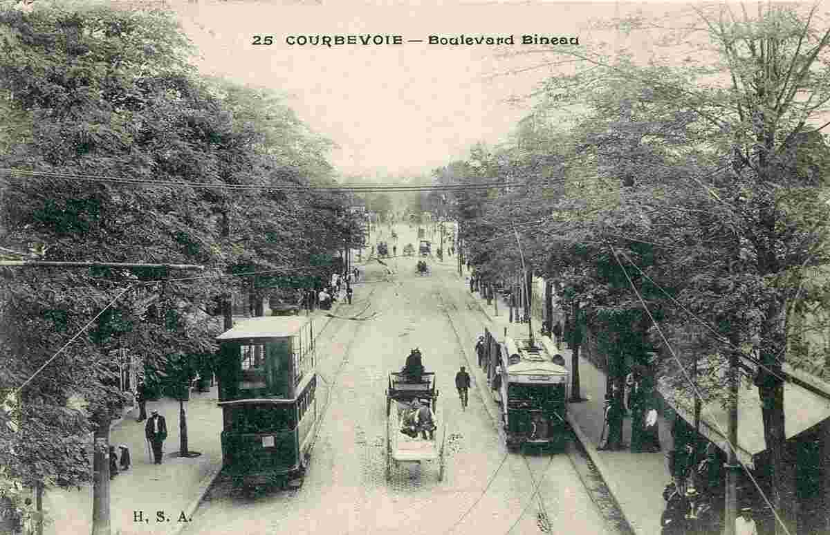 Courbevoie. Boulevard Bineau, tramway