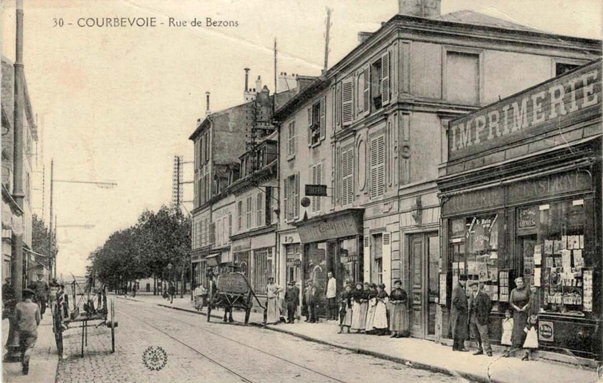 Courbevoie. Rue de Bezons