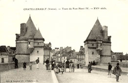 Châtellerault. Tours du Pont Henri IV