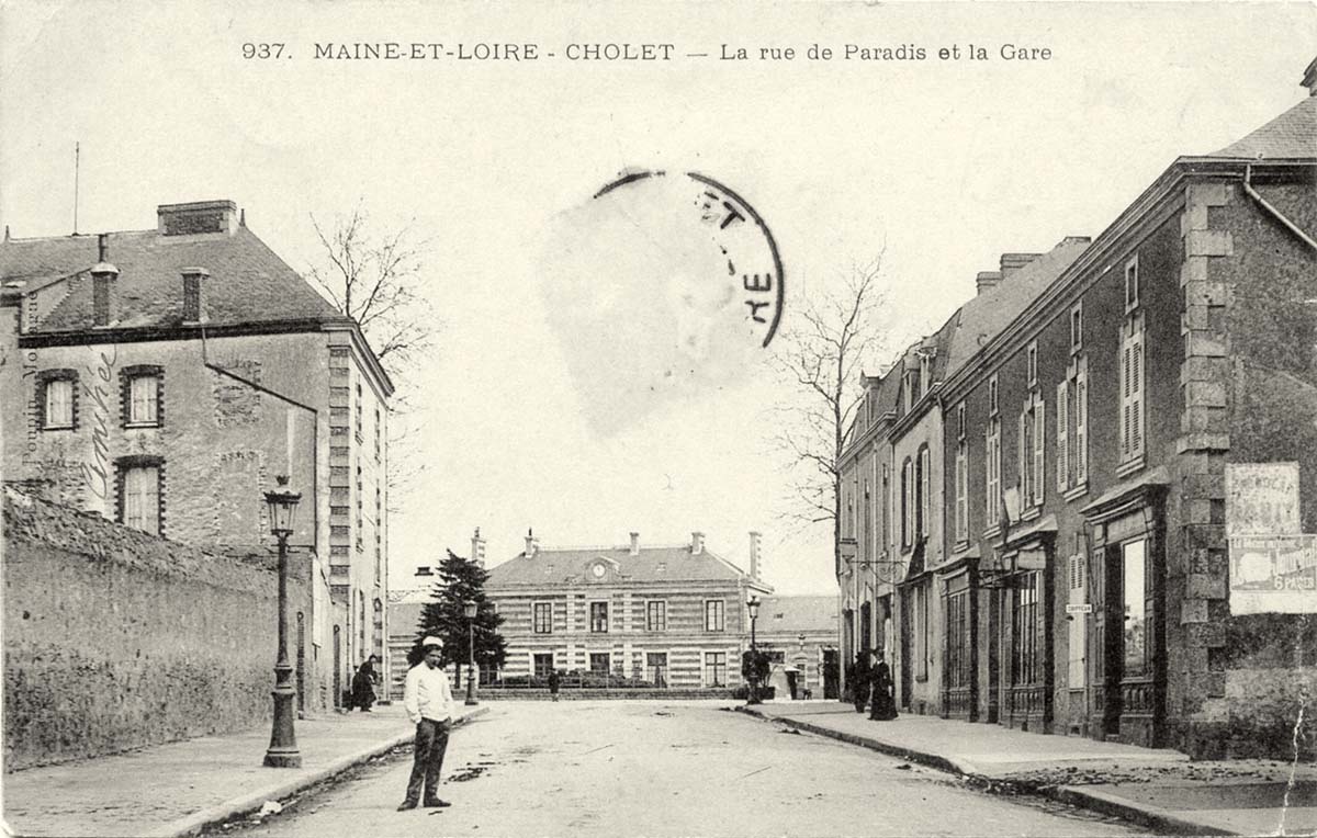 Cholet. La Rue de Paradis et la Gare, 1910