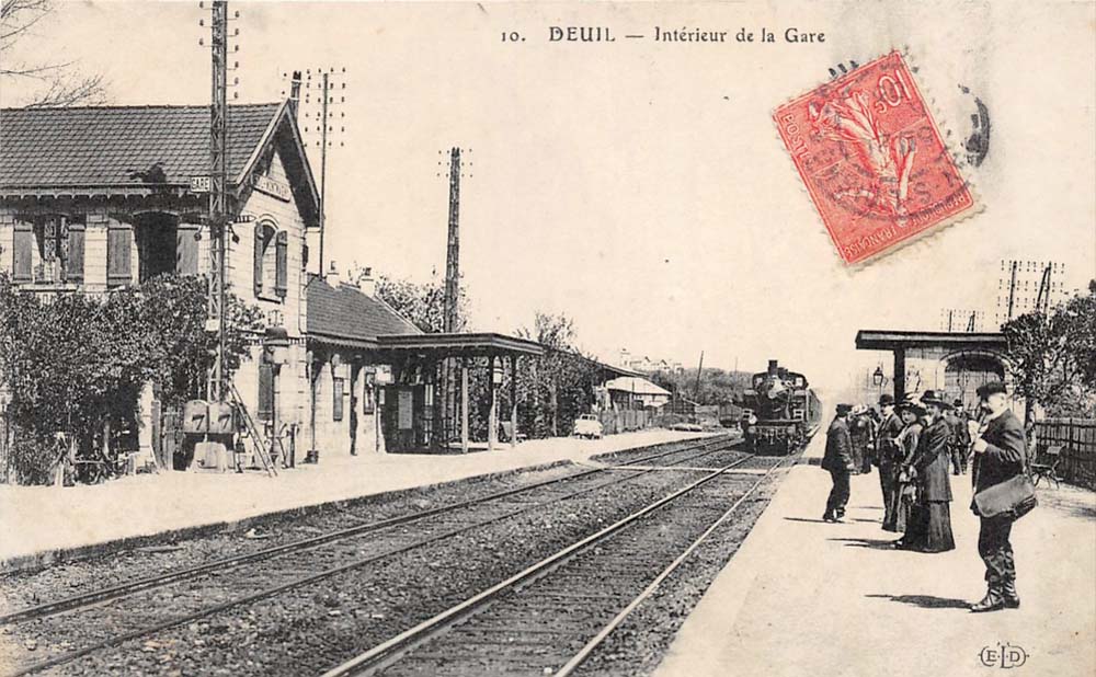 Deuil-la-Barre. La gare avec train en Deuil-Montmagny