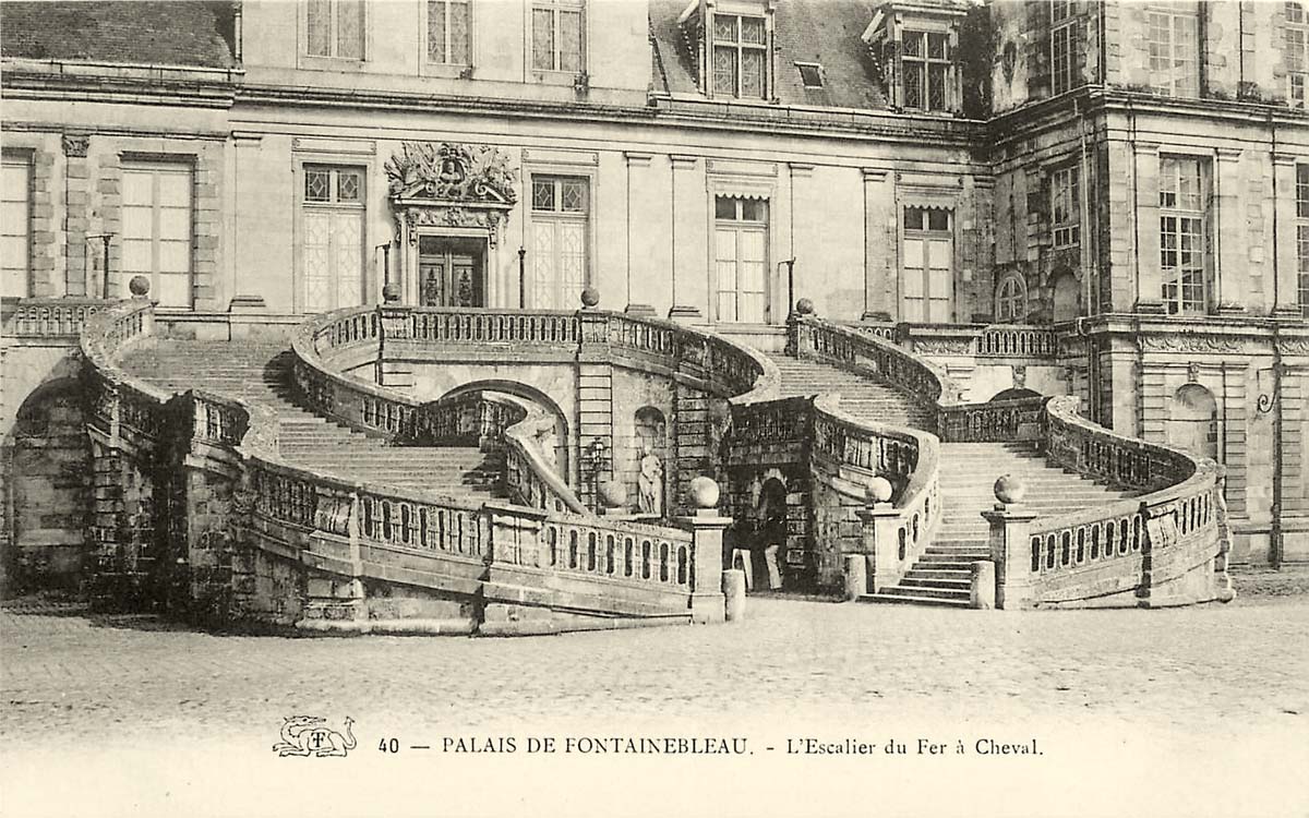 Fontainebleau. Palais - l'Escalier du Fer à Cheval