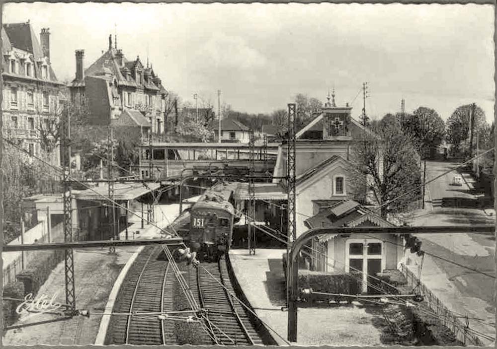 Fontenay-aux-Roses. La Gare du Métro
