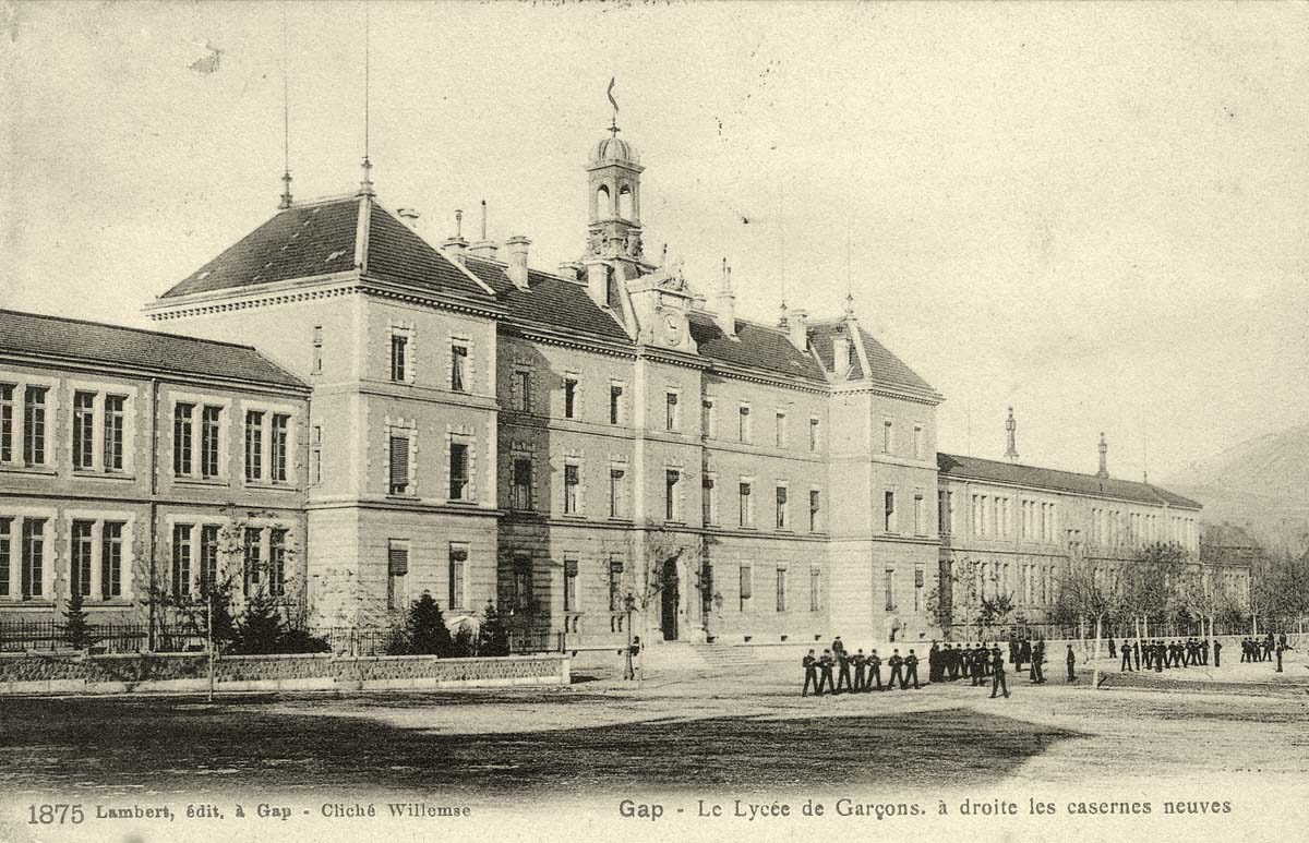 Gap. Le Lycee de Garçons, à droits les casernes neuves, 1875