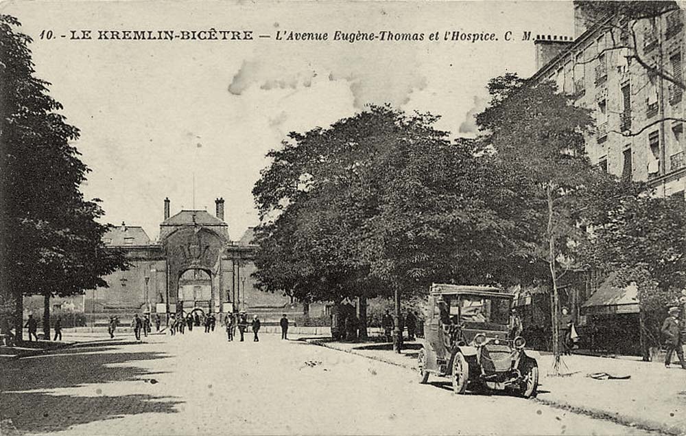 Le Kremlin-Bicêtre. L'Avenue Eugène-Thomas et L'Hospice