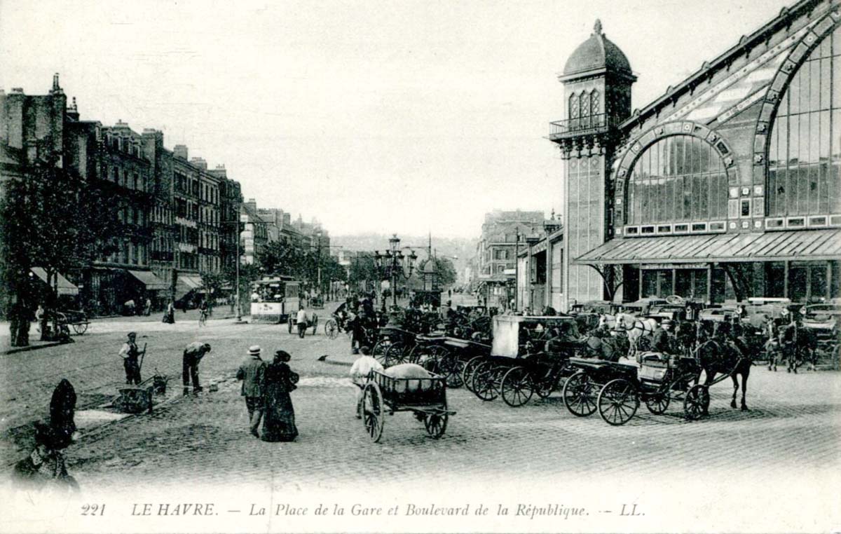Le Havre. La Gare, la Place et Boulevard de la République
