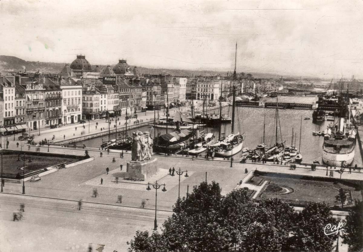 Le Havre. Place Gambetta et Bassin de Commerce