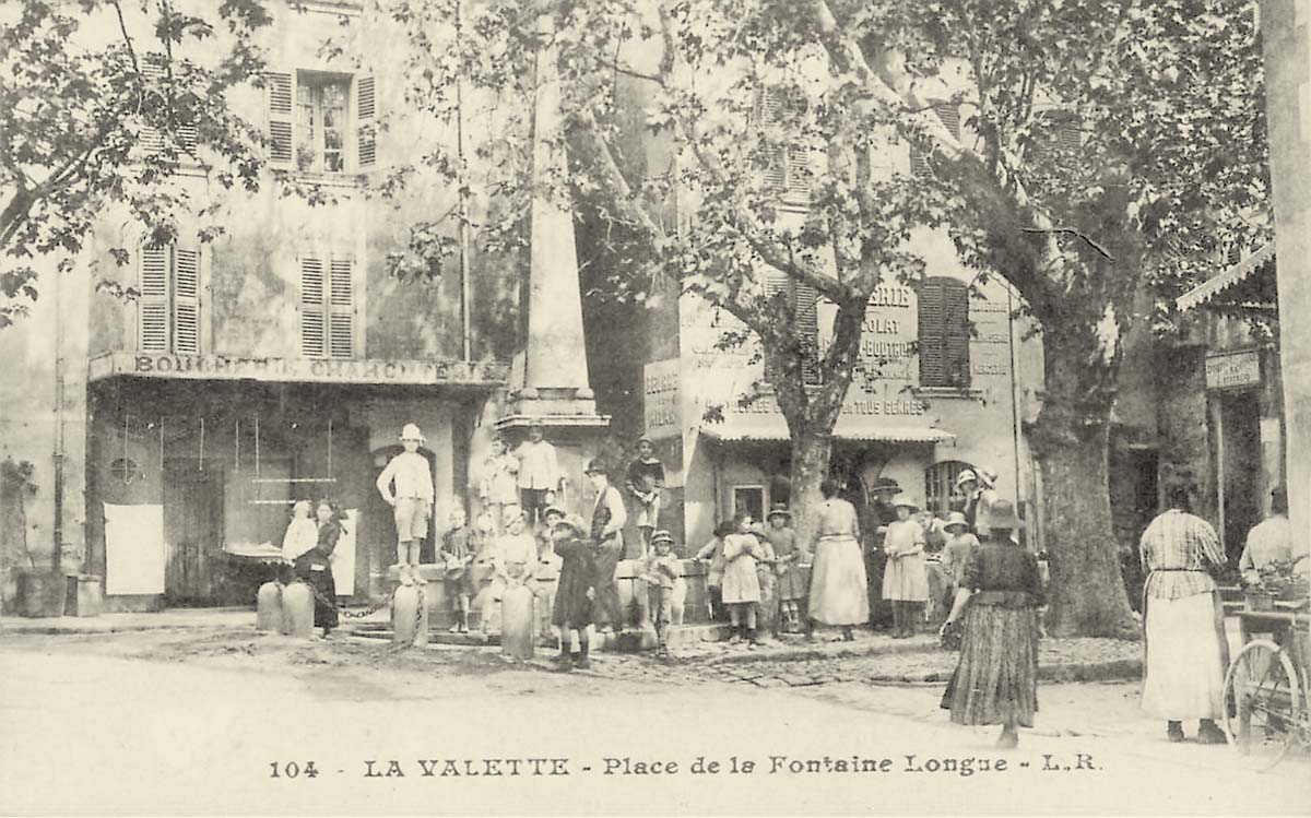 La Valette-du-Var. Place de la Fontaine Longue