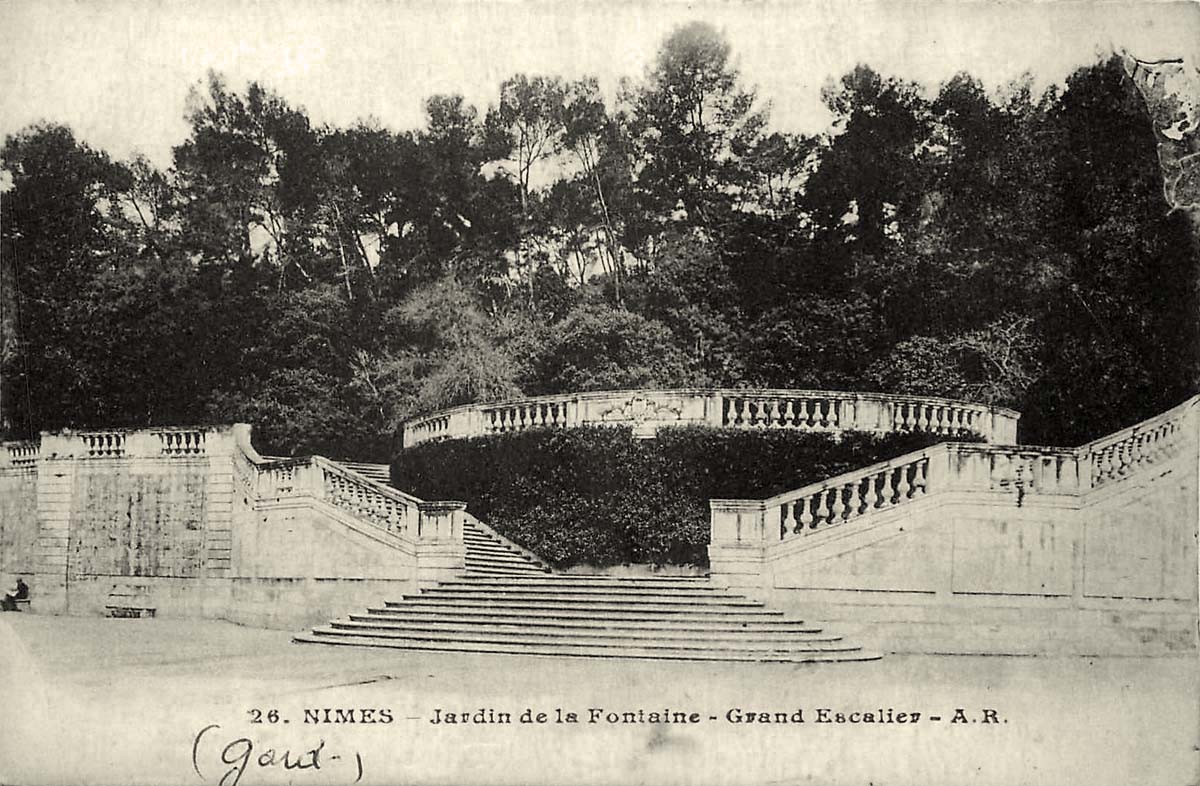 Nîmes. Jardin de la Fontaine - Grand Escalier