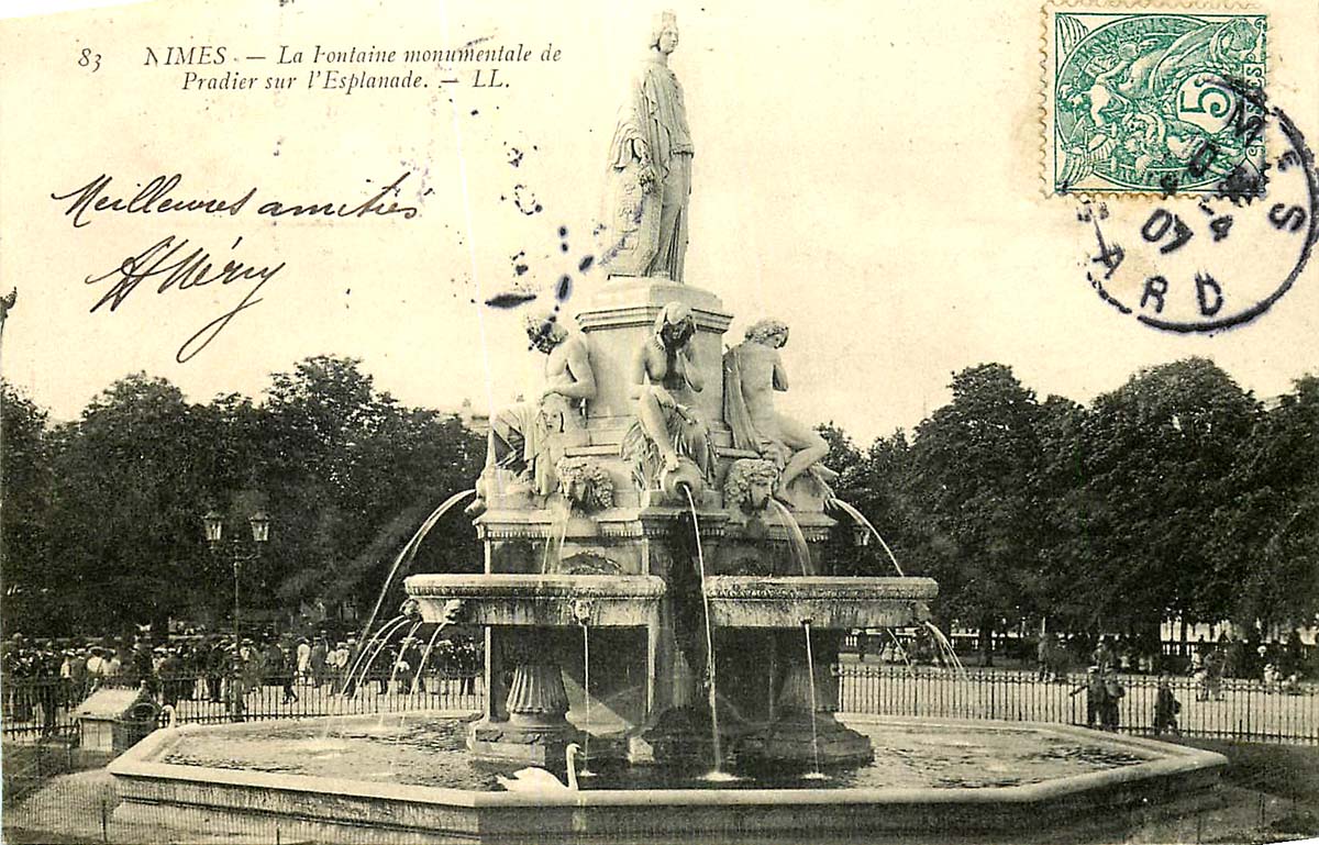 Nîmes. La Fontaine monumentale de Pradier sur l'Esplanade