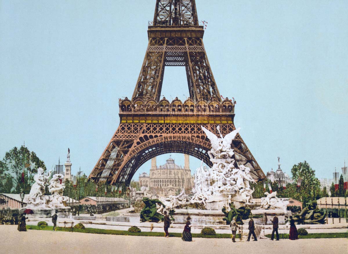 Paris. Exposition Universelle, 1900 - Eiffel Tower and fountain