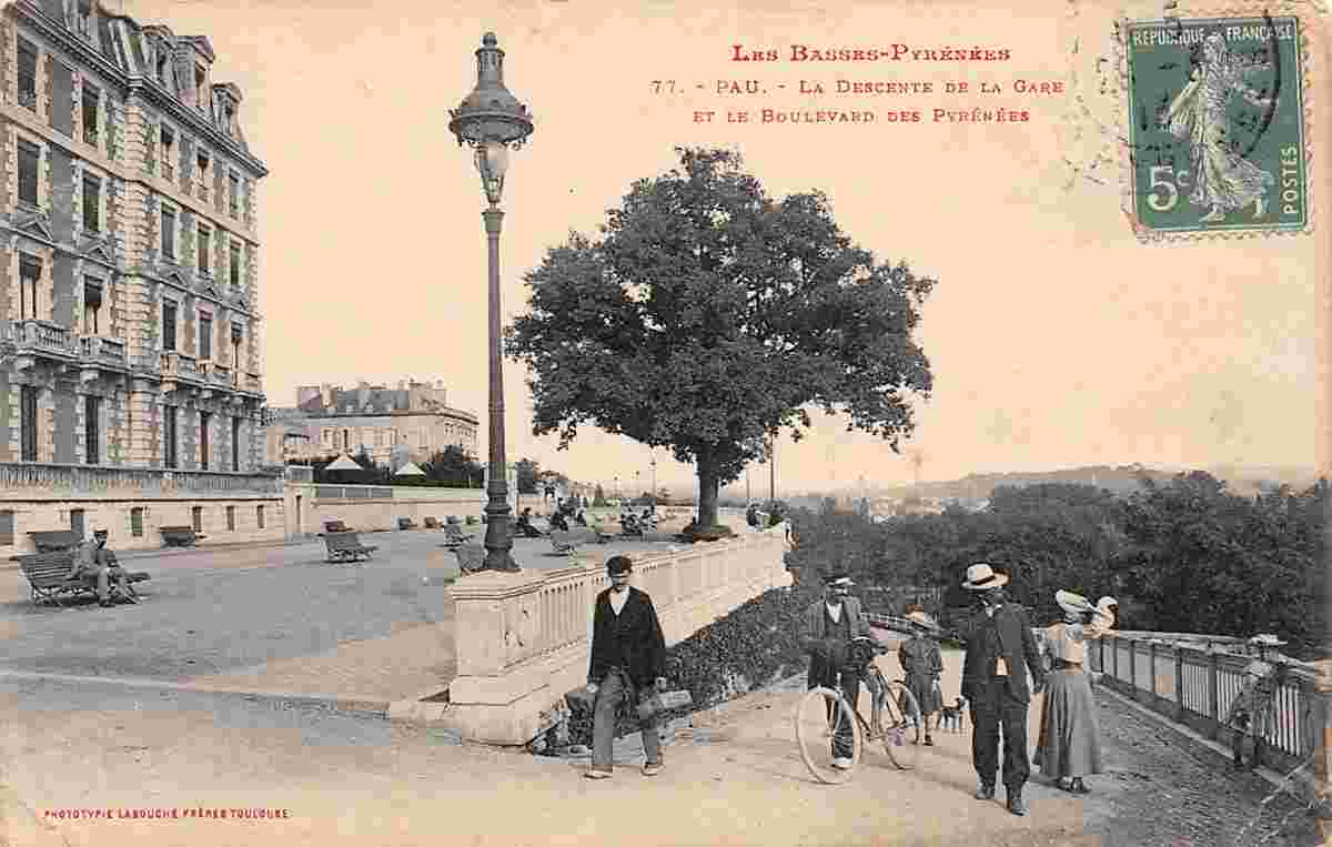 Pau. Le Boulevard des Pyrénées et la descente vers la Gare