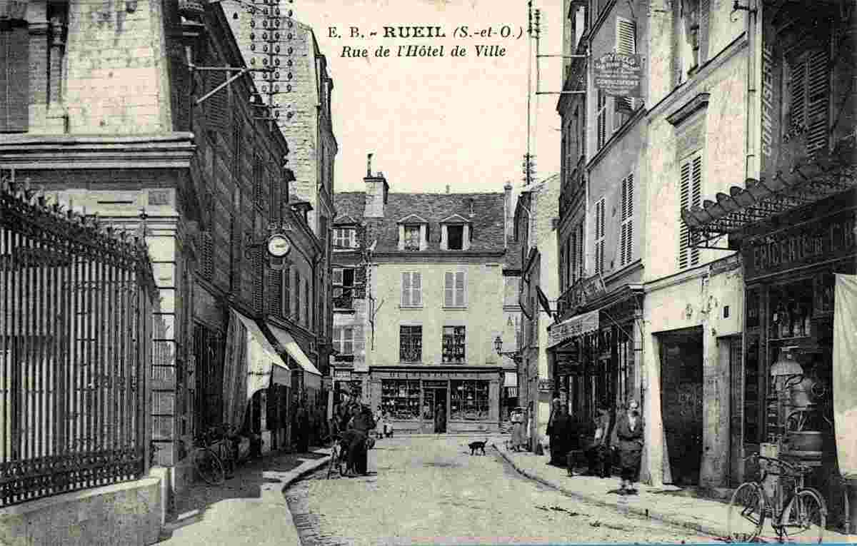 Rueil-Malmaison. Rue de l'Hôtel de Ville