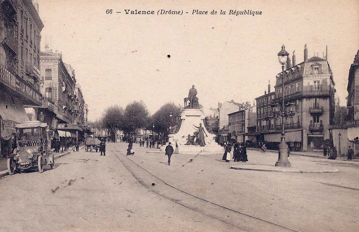 Valence. Place de la République