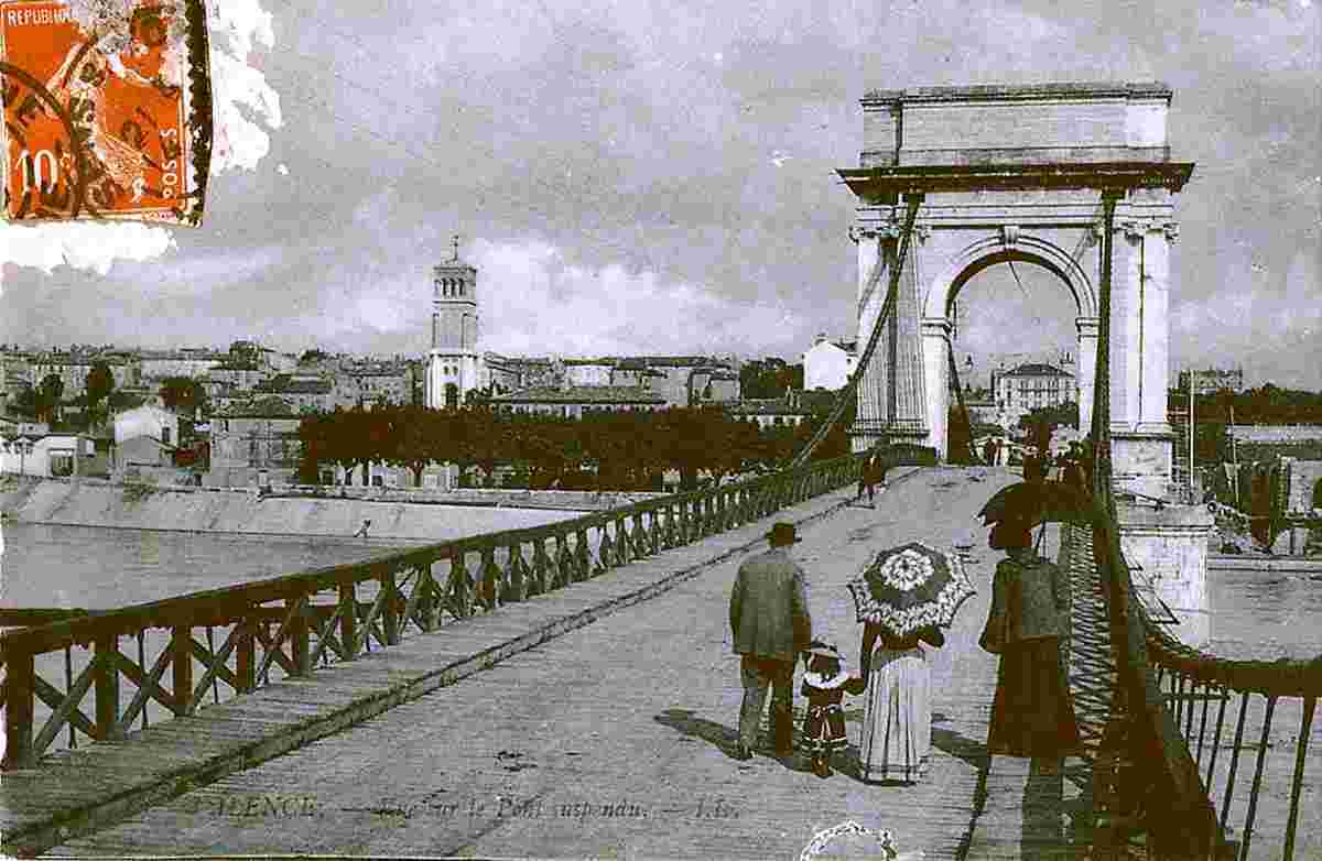 Valence. Vue sur le Pont Suspendu