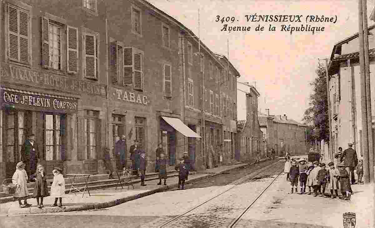 Venissieux. Avenue de la Republique