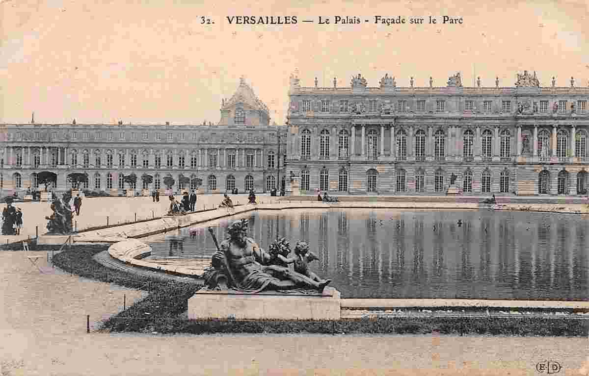 Versailles. Le Palais sur le Parc