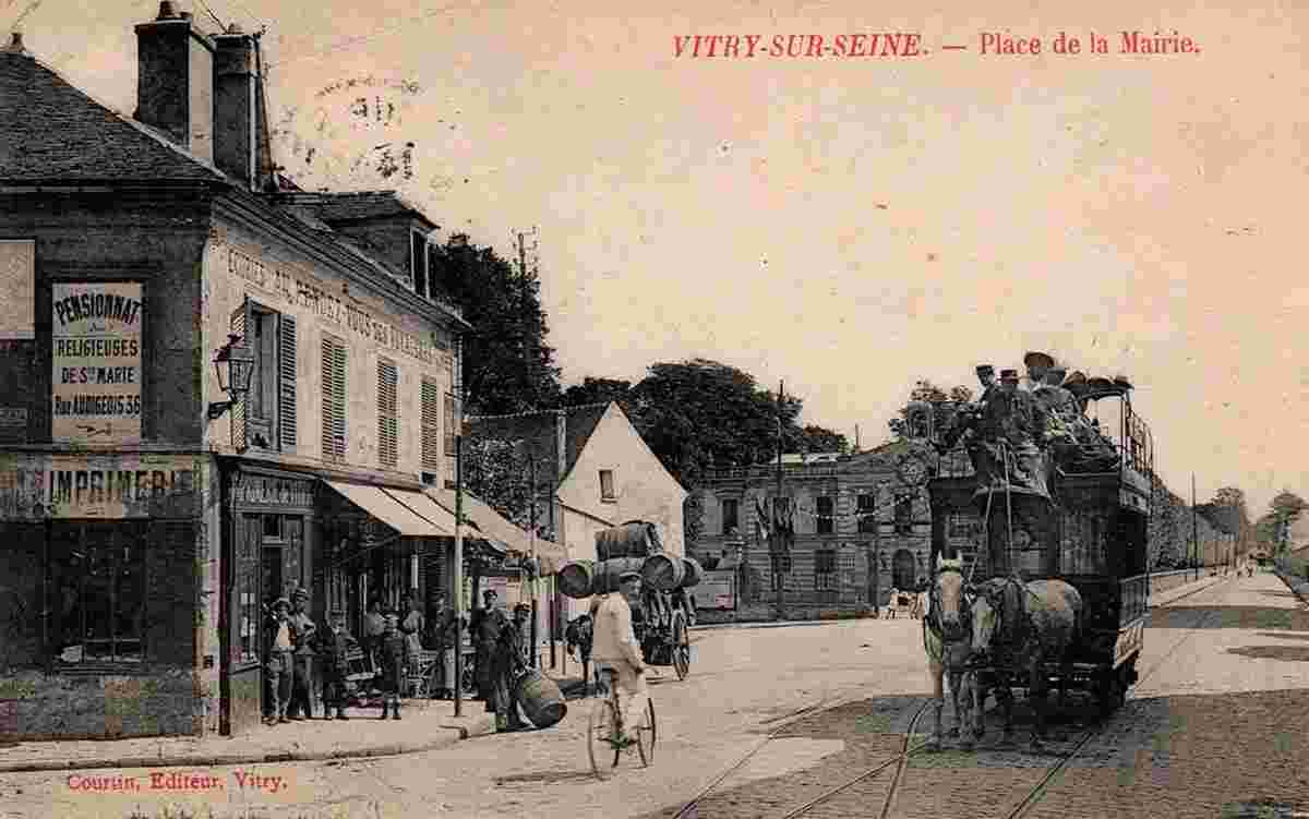 Vitry-sur-Seine. La Place de la Mairie